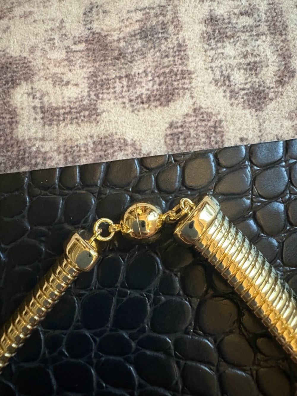 Luv AJ flex snake chain necklace gold - Picture 4 of 6